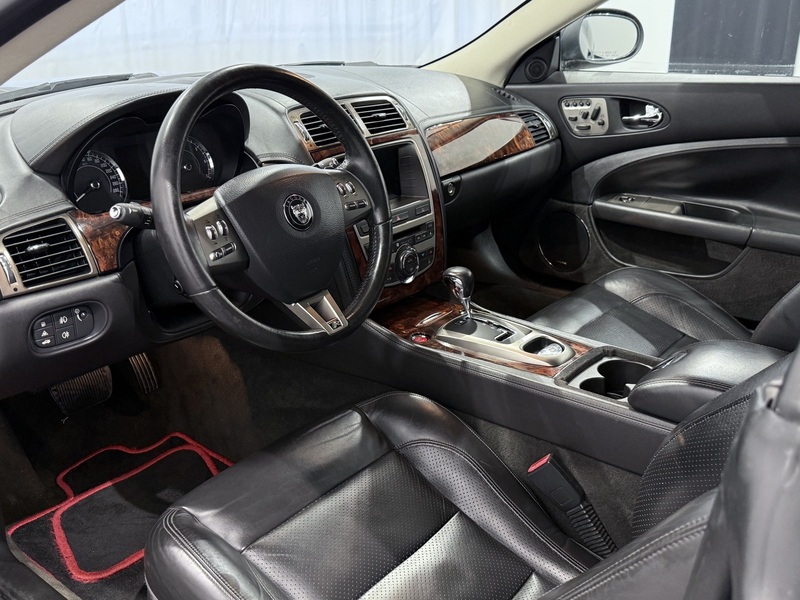 Jaguar XKR vaihtoauto