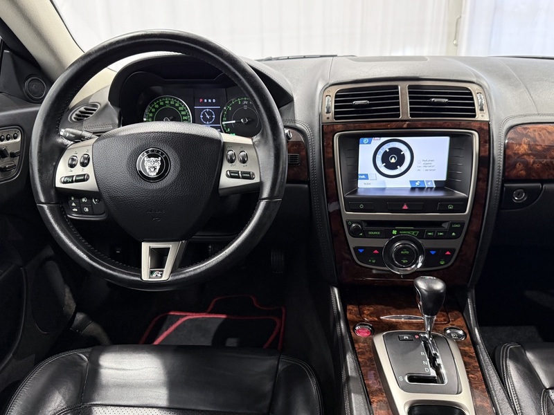 Jaguar XKR vaihtoauto