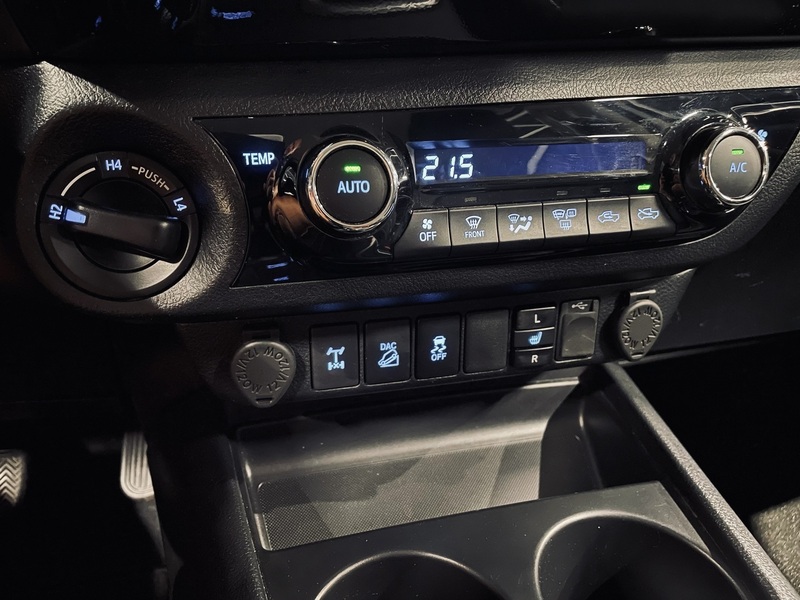 Toyota Hilux vaihtoauto