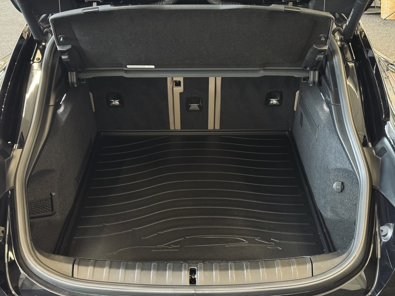 Porsche Taycan vaihtoauto