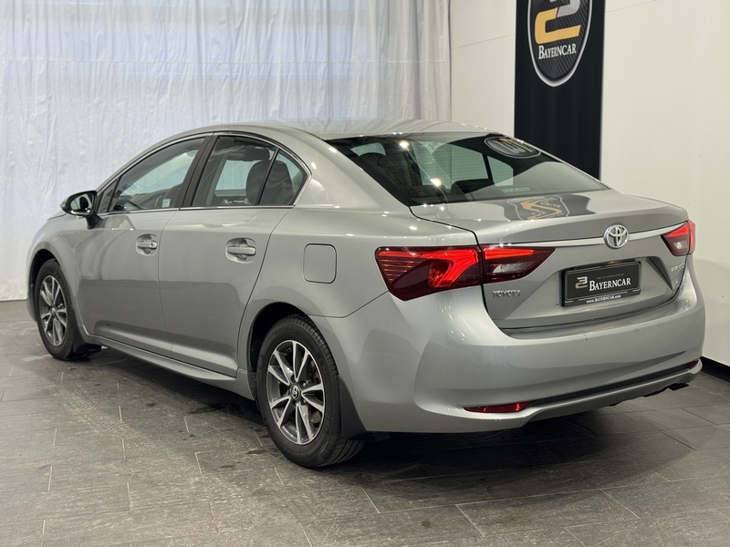 Toyota Avensis vaihtoauto