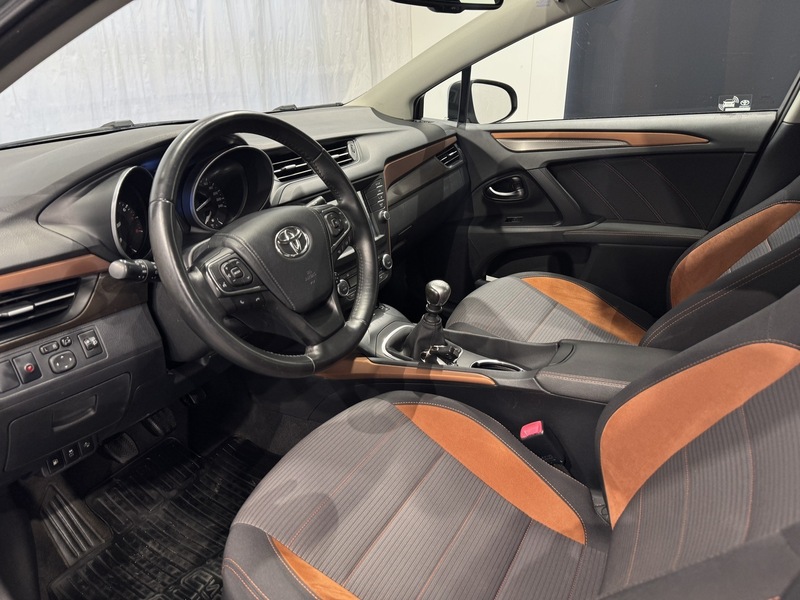 Toyota Avensis vaihtoauto