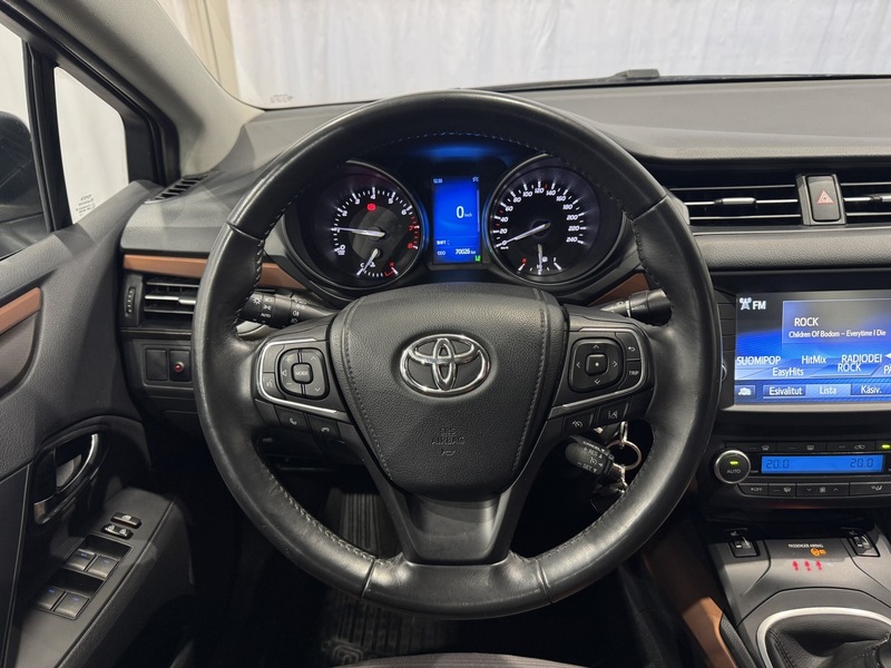 Toyota Avensis vaihtoauto