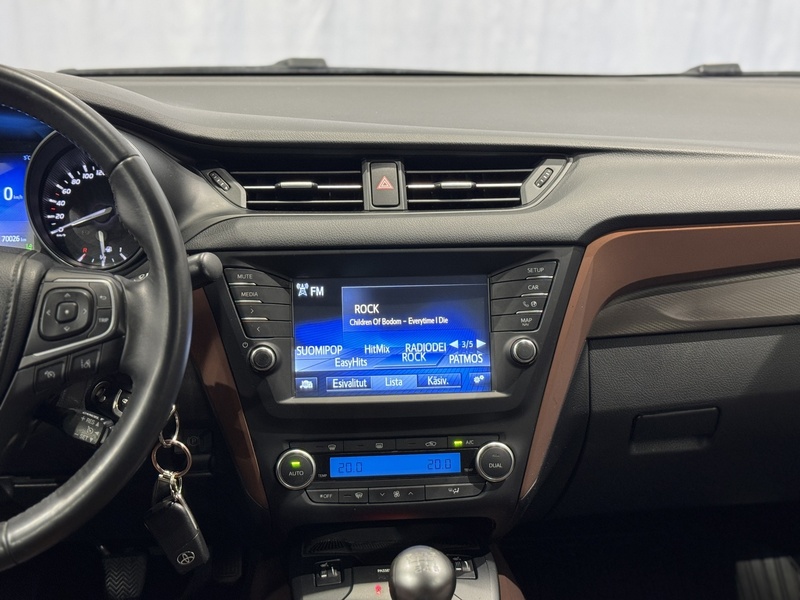 Toyota Avensis vaihtoauto