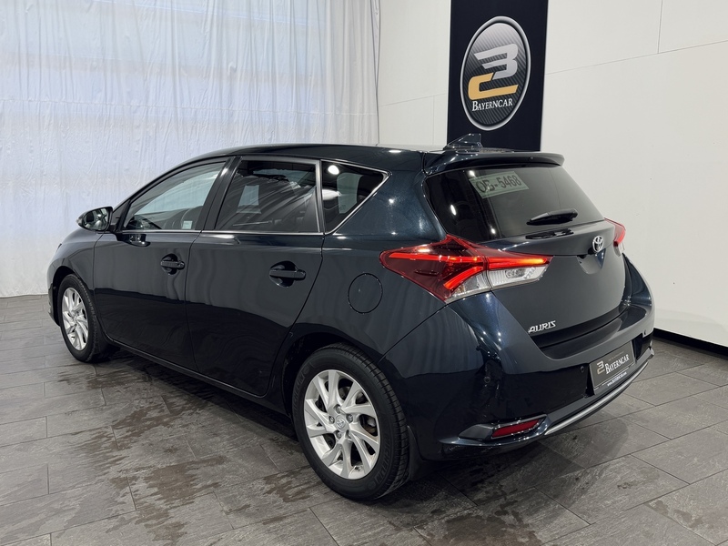 Toyota Auris vaihtoauto