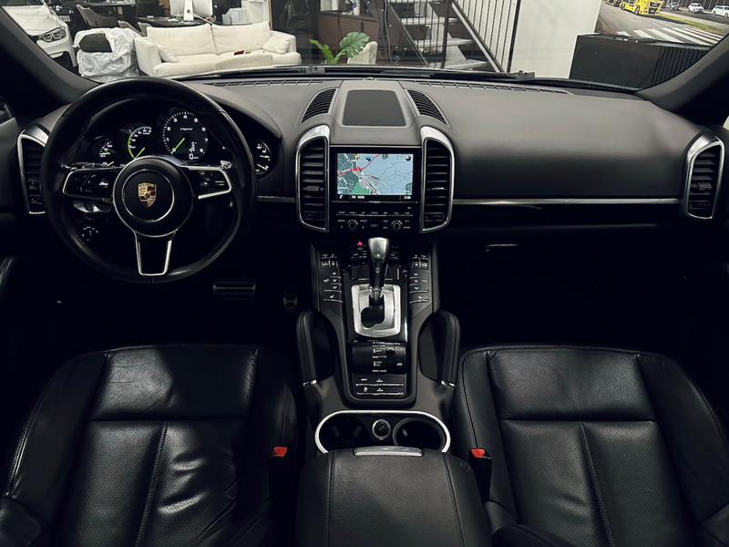 Porsche Cayenne vaihtoauto