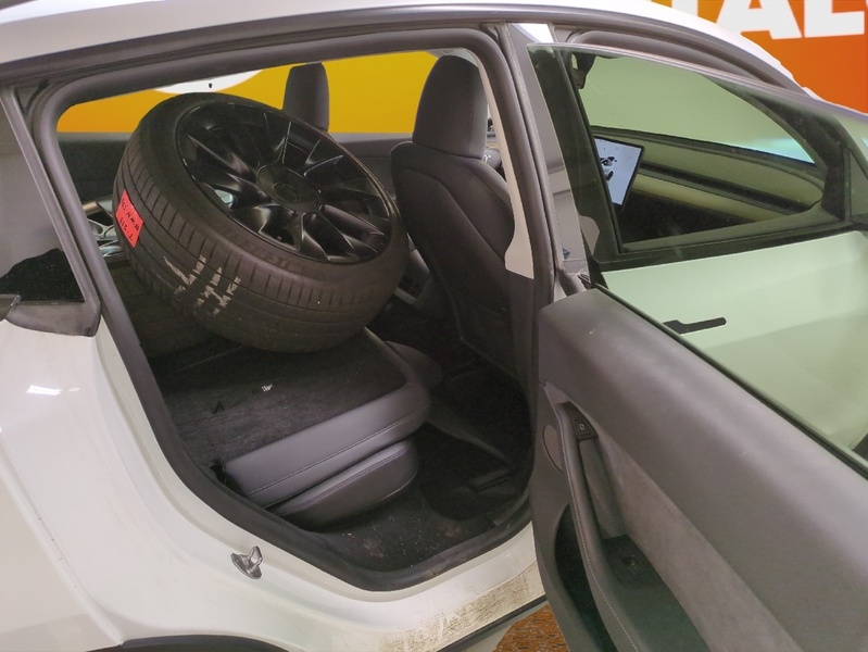 Tesla Model Y vaihtoauto