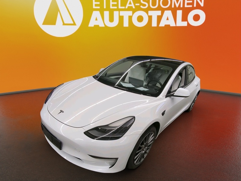 Tesla Model 3 vaihtoauto