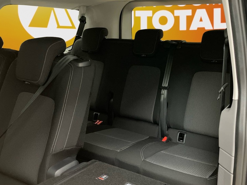 Volkswagen Caravelle vaihtoauto