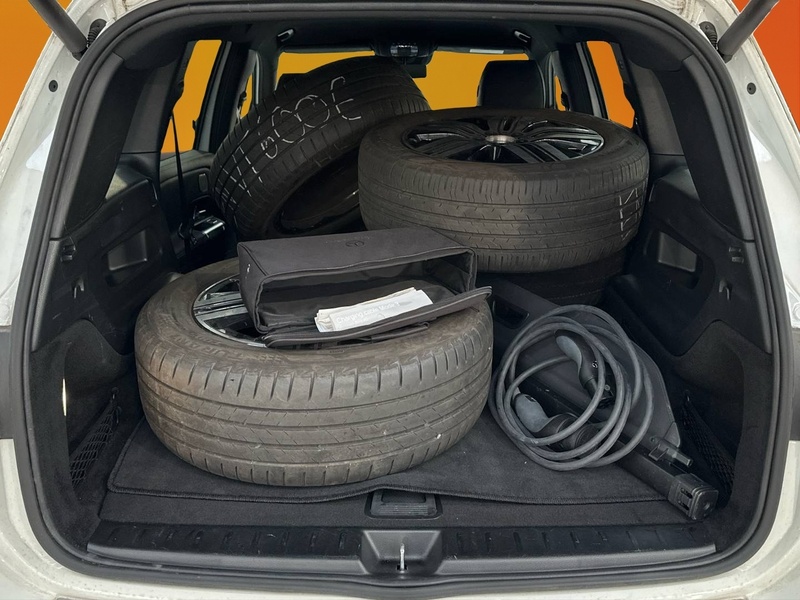 Mercedes-Benz EQB vaihtoauto