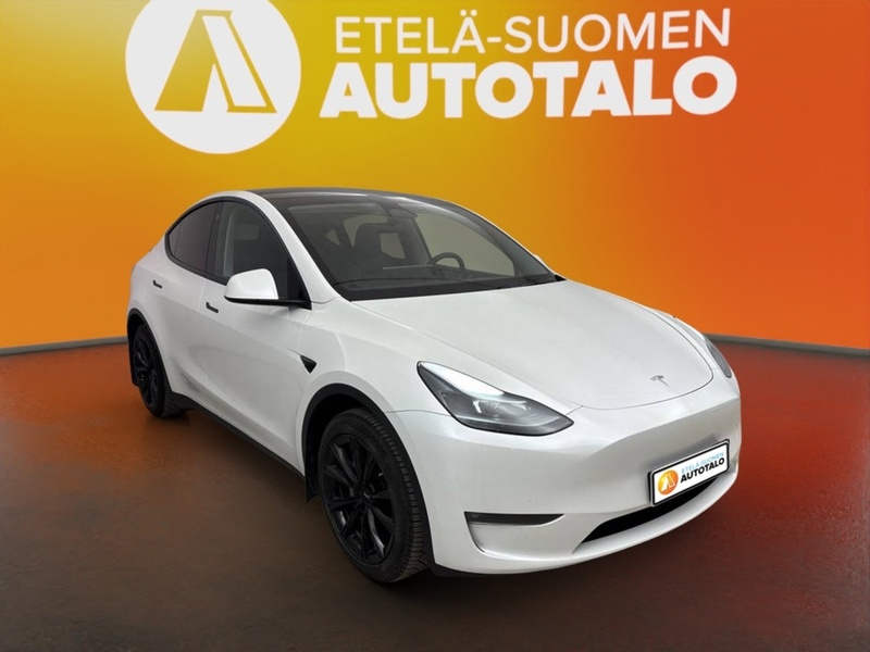 Tesla Model Y vaihtoauto