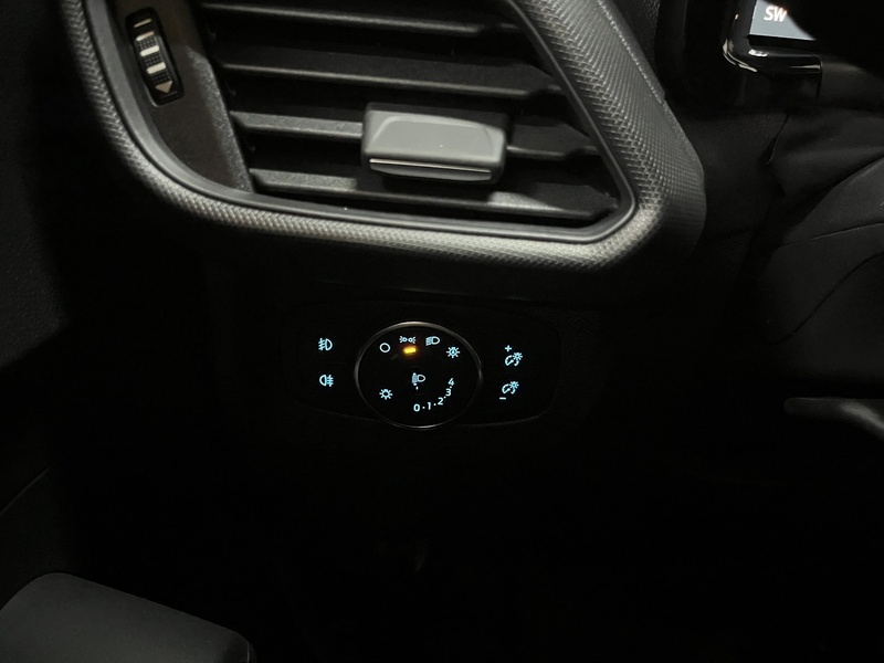 Ford Transit Courier vaihtoauto