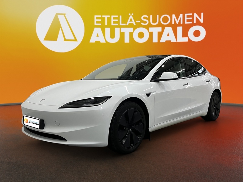 Tesla Model 3 vaihtoauto