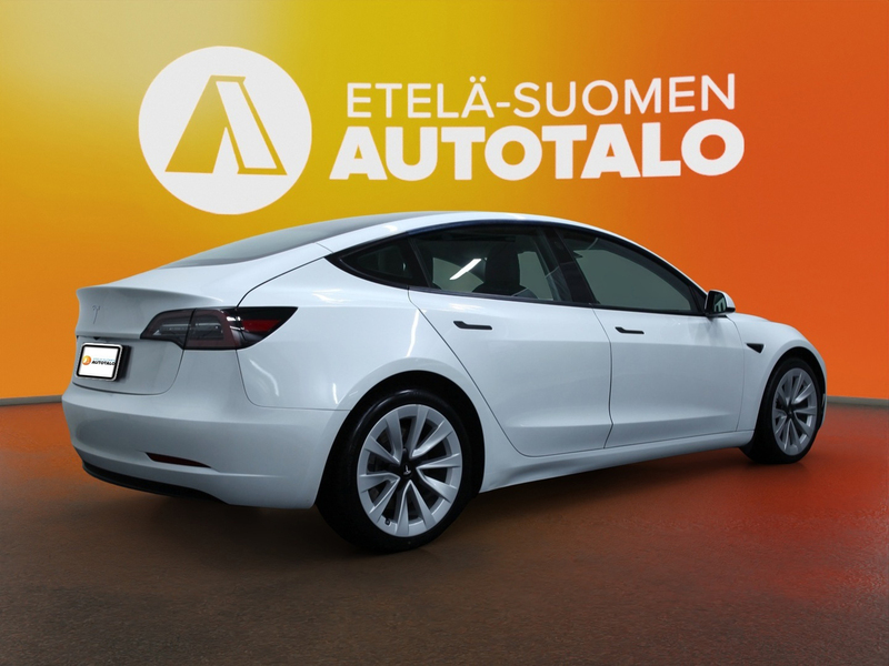 Tesla Model 3 vaihtoauto