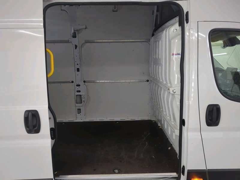 Opel Movano-e vaihtoauto