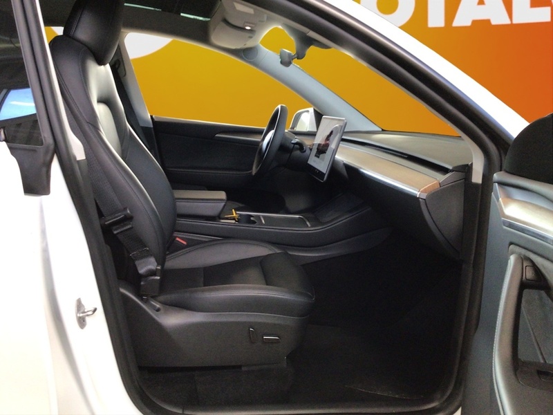 Tesla Model Y vaihtoauto