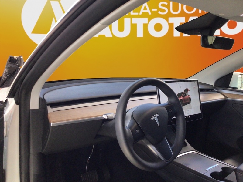 Tesla Model Y vaihtoauto