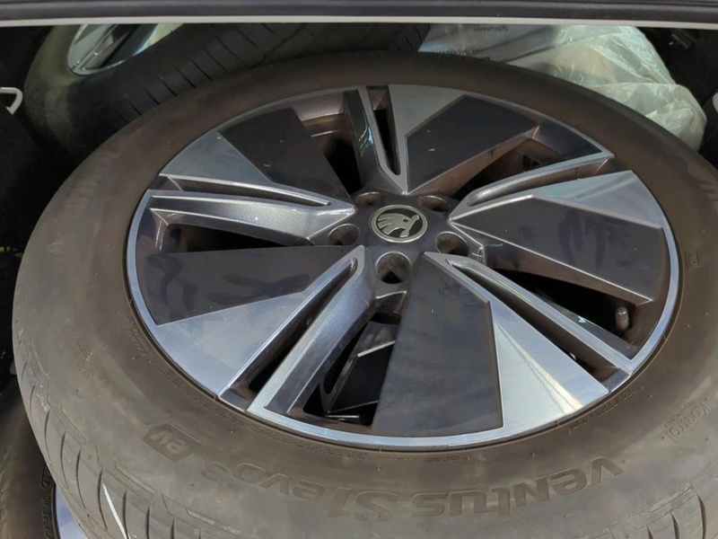 Skoda Enyaq vaihtoauto