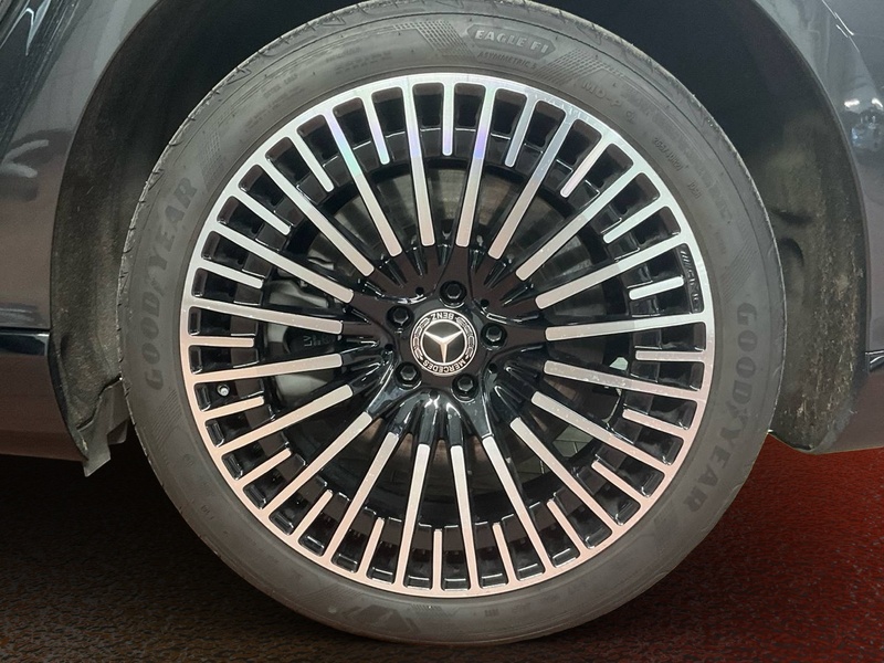 Mercedes-Benz EQS vaihtoauto