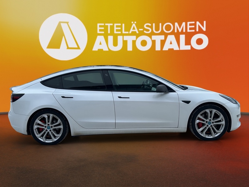 Tesla Model 3 vaihtoauto