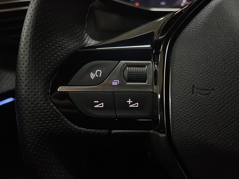 Peugeot e-2008 vaihtoauto