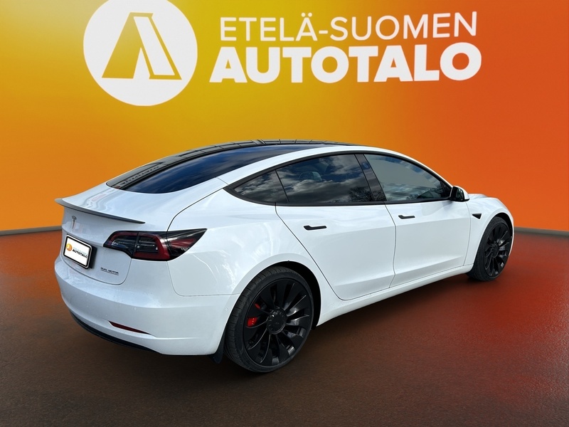 Tesla Model 3 vaihtoauto