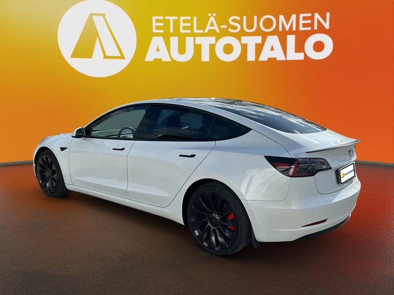 Tesla Model 3 vaihtoauto