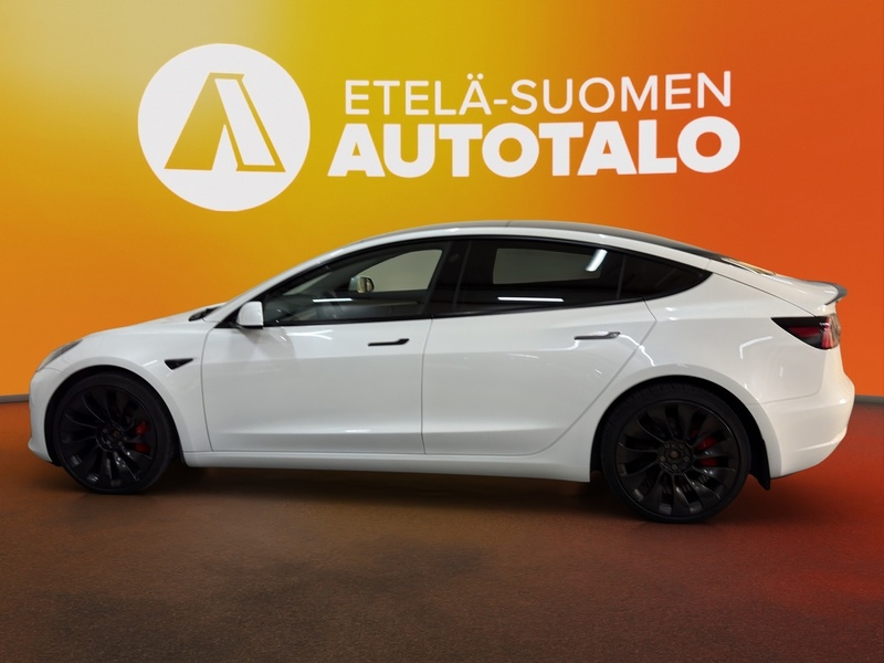 Tesla Model 3 vaihtoauto