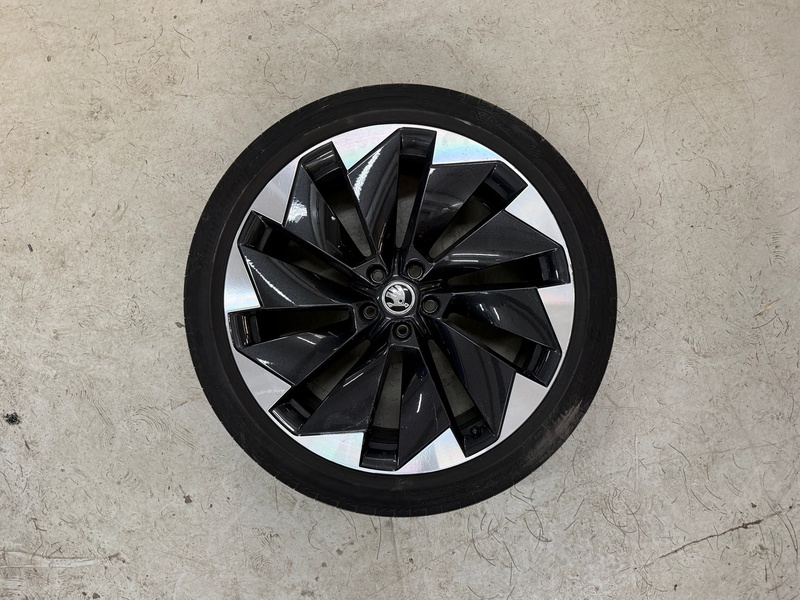 Skoda Enyaq vaihtoauto