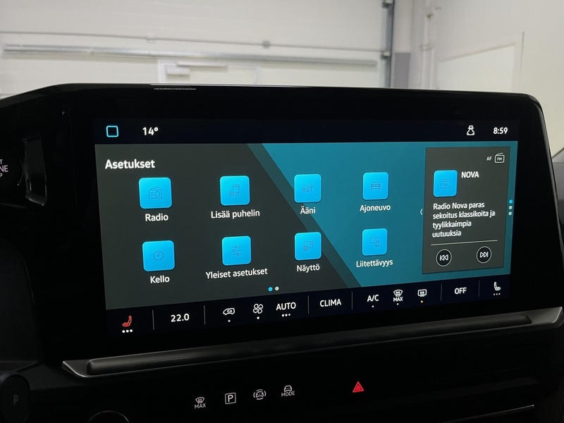 Volkswagen Caravelle vaihtoauto