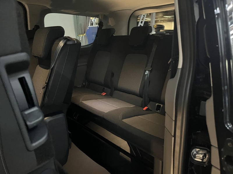 Volkswagen Caravelle vaihtoauto