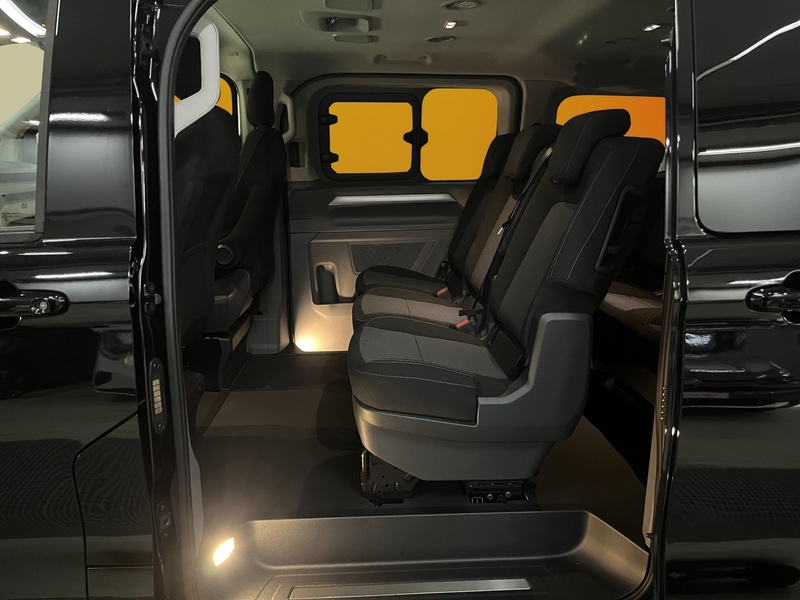 Volkswagen Caravelle vaihtoauto