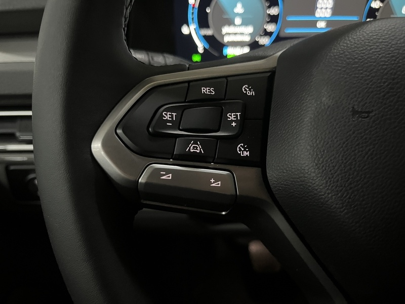 Volkswagen Caravelle vaihtoauto