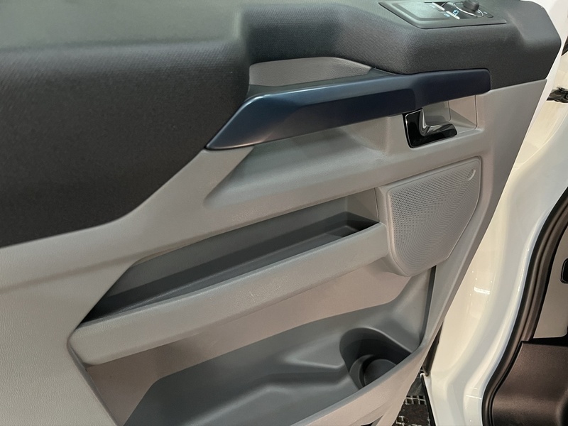 Ford Tourneo Custom vaihtoauto