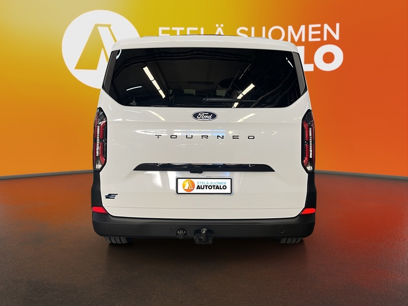 Ford Tourneo Custom vaihtoauto
