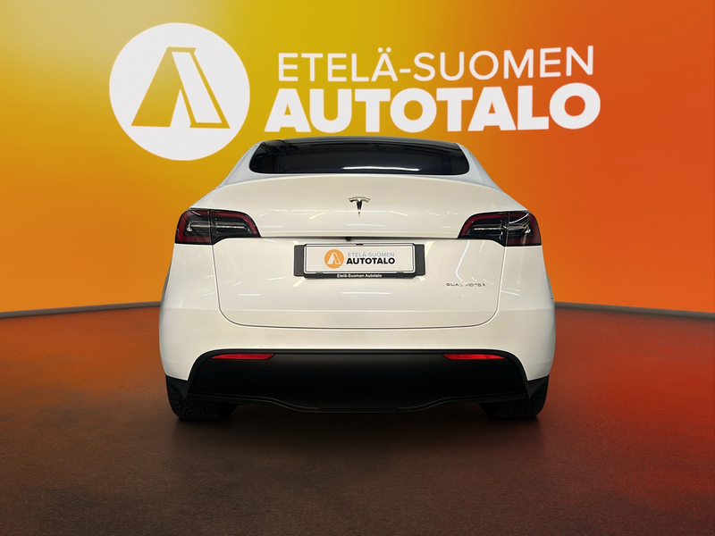 Tesla Model Y vaihtoauto