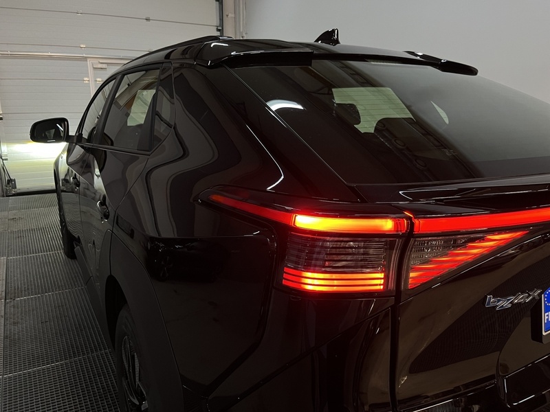 Toyota bZ4X vaihtoauto