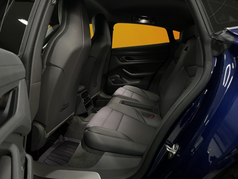 Porsche Taycan vaihtoauto