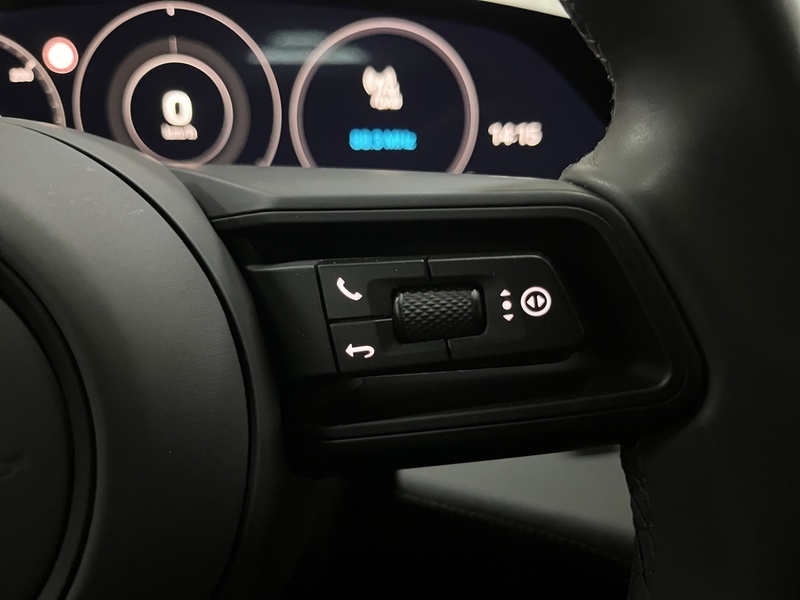 Porsche Taycan vaihtoauto