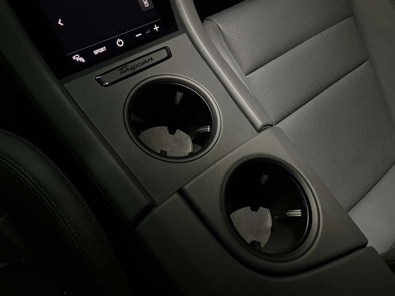 Porsche Taycan vaihtoauto