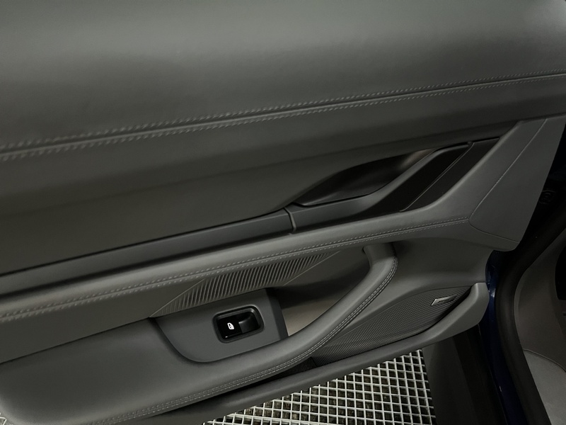 Porsche Taycan vaihtoauto