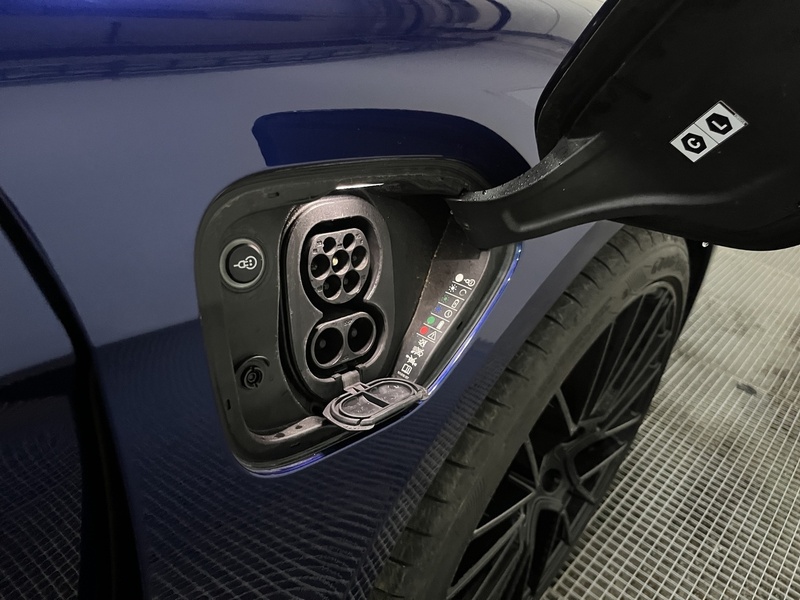 Porsche Taycan vaihtoauto