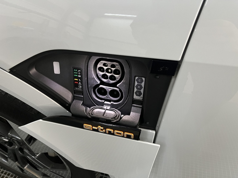 Audi e-tron vaihtoauto