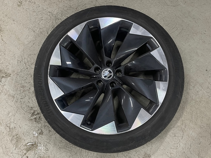 Skoda Enyaq vaihtoauto