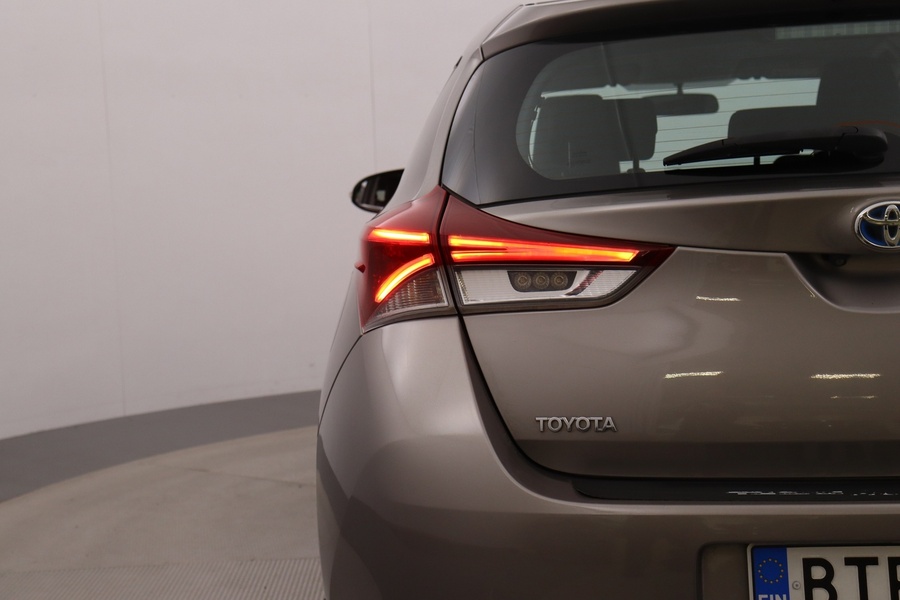 Toyota Auris vaihtoauto