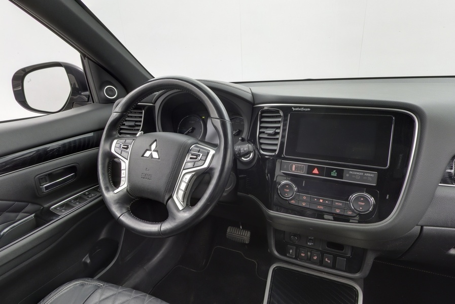 Mitsubishi Outlander PHEV vaihtoauto