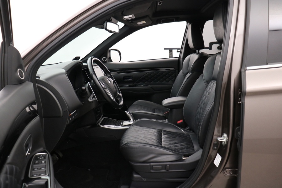 Mitsubishi Outlander PHEV vaihtoauto