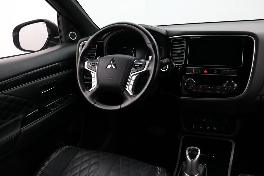 Mitsubishi Outlander PHEV vaihtoauto