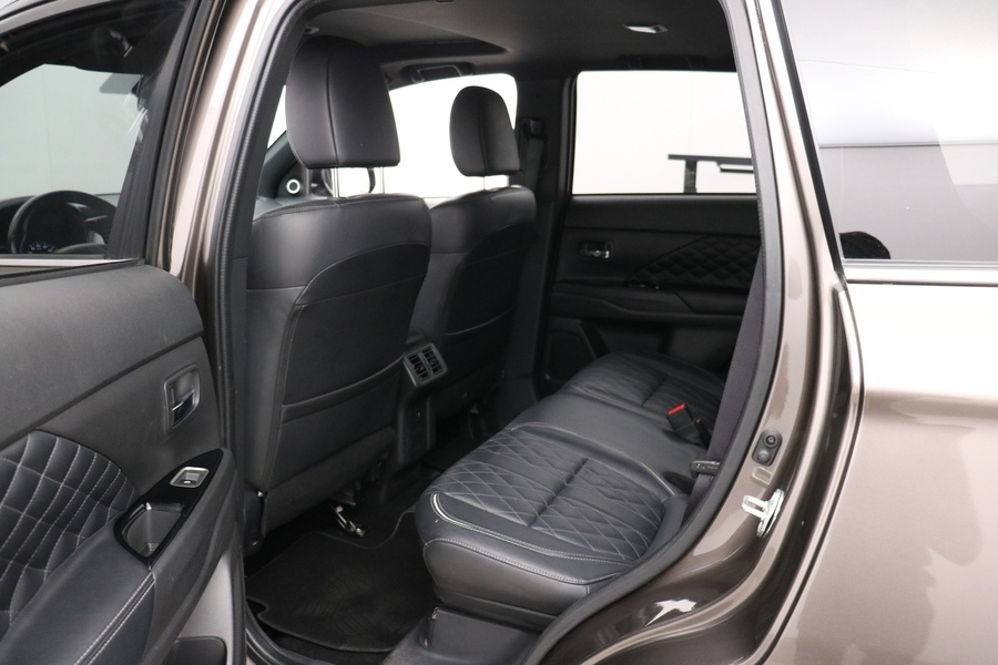 Mitsubishi Outlander PHEV vaihtoauto