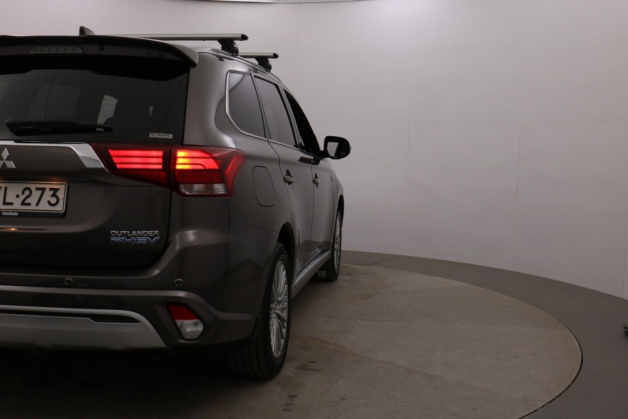Mitsubishi Outlander PHEV vaihtoauto